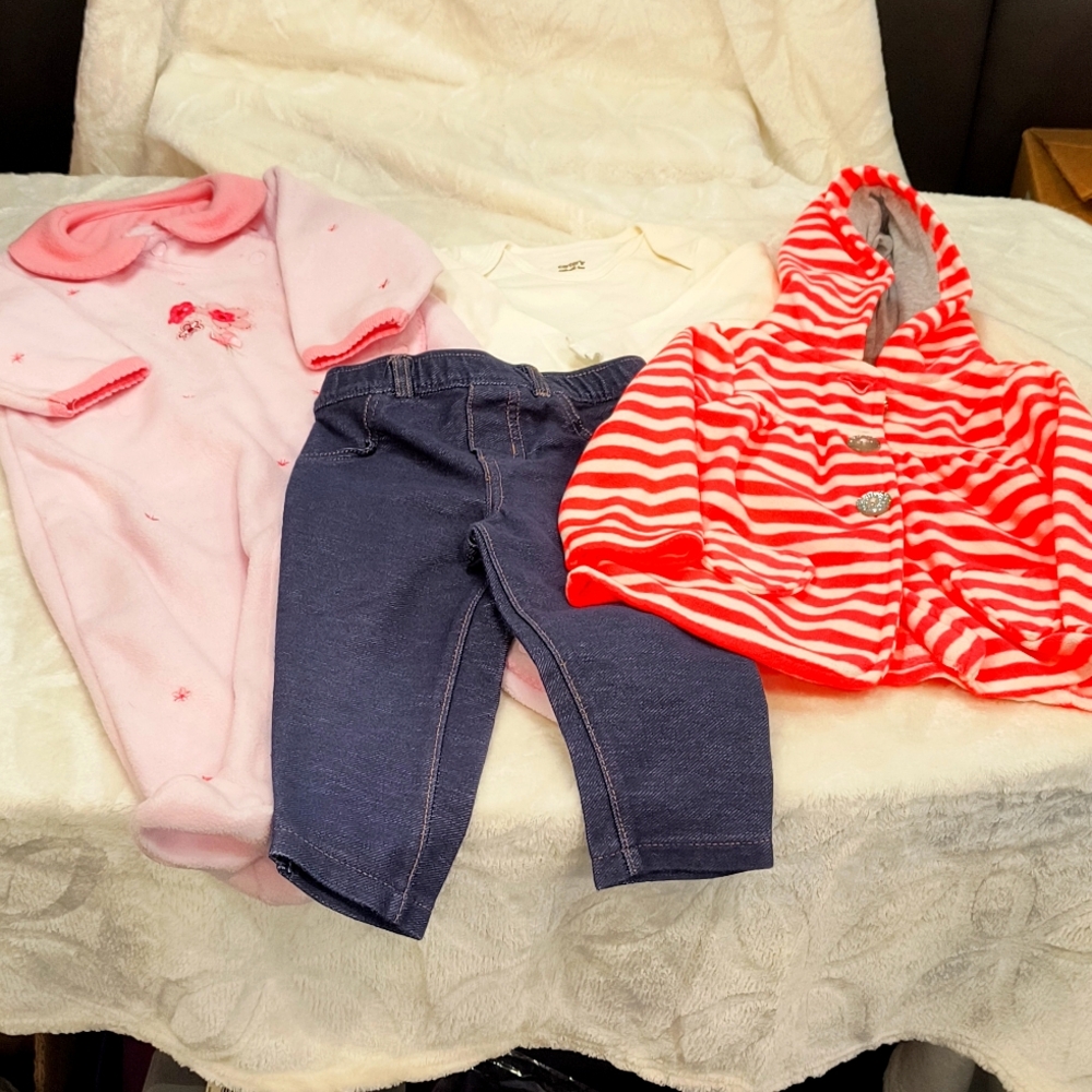 Carter's 4 piece baby girls bundle, day to night, 9 month, EUC
